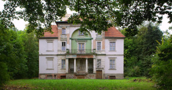 Castle in Lubniewice – Palace from “The Art of Loving”